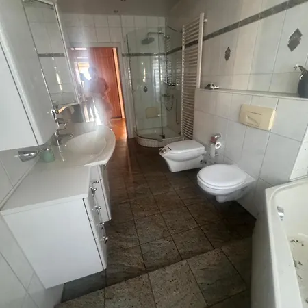 Apartament Amazing House Near Messe And Airport Kolonia